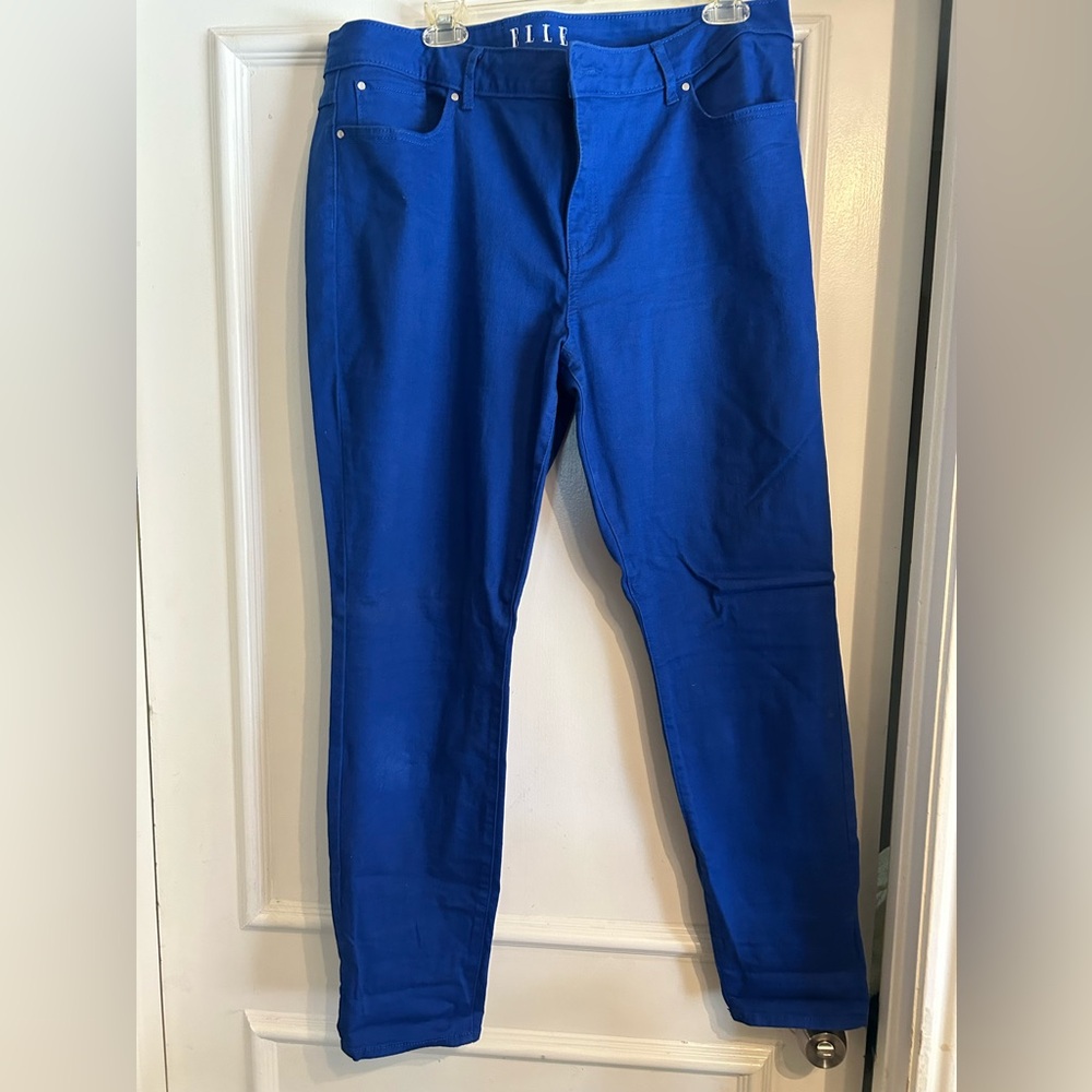 Elle Royal Blue Denim skinny jeans. Size 16.